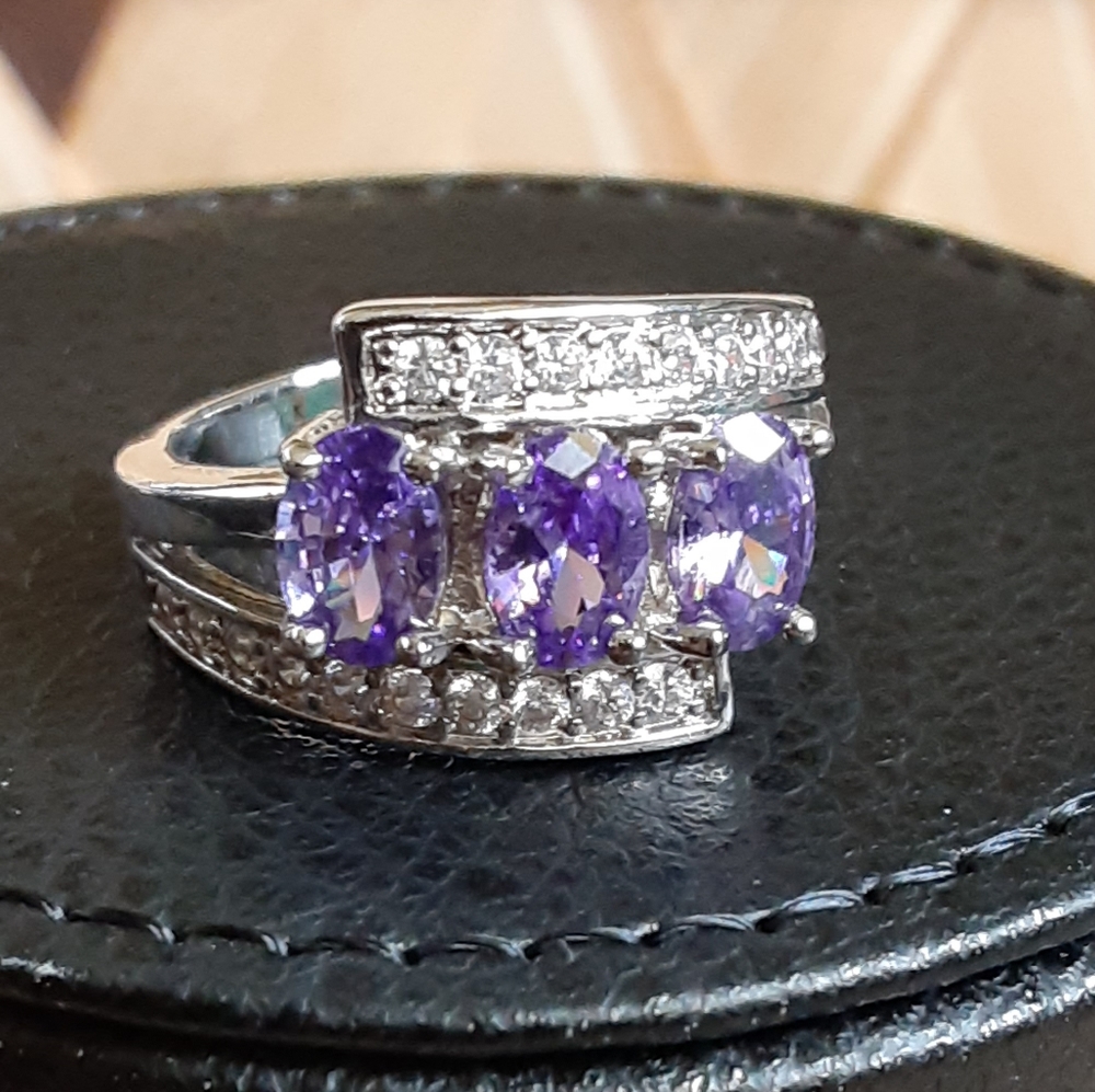 Large Purple Pretty Women's Ring, Size: 5 - Picture 8 of 13